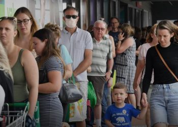 Australia on high alert after overseas travellers bring new COVID-19 strains