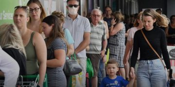 Australia on high alert after overseas travellers bring new COVID-19 strains