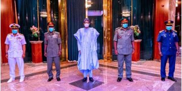 Buhari meets new service chiefs at Aso Villa