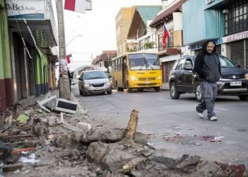 Chile regrets panic triggered by mistaken tsunami warning after quake