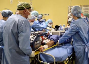 30% NYC health workers declines COVID-19 vaccine — Mayor