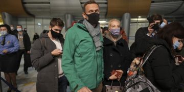 Navalny arrested at Moscow’s Sheremetyevo airport