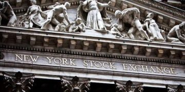 NYSE to ignore Trump ban on Chinese telecom companies