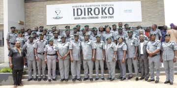 3 die as mob attack Customs checkpoint, operational base in Kwara