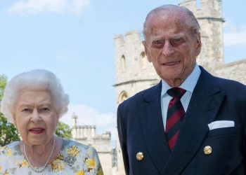Covid-19: Queen and Prince Philip receive vaccinations