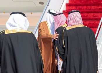 Qatari leader embraced by Saudi crown prince ahead of GCC summit