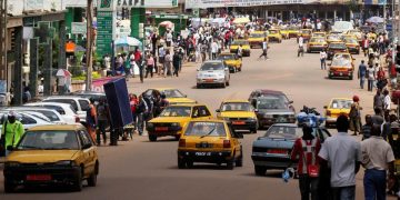 8 killed, 25 injured in Cameroonian bus crash