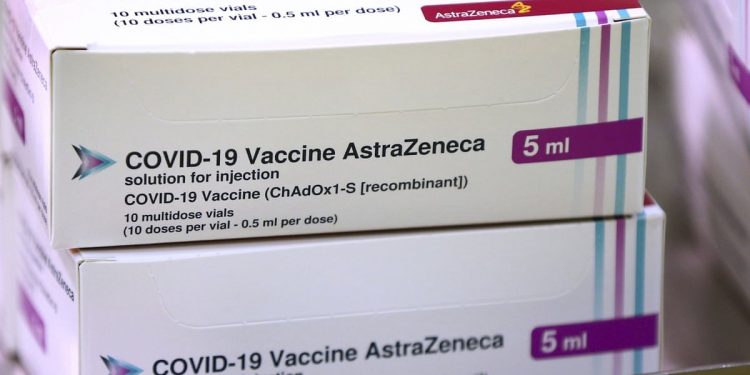 Covid: Oxford jab offers less S Africa variant protection