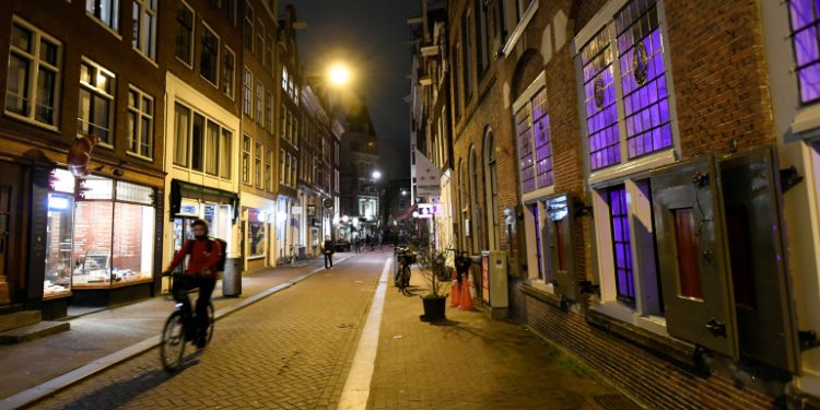 In wake of riots, Dutch court orders gov’t to lift COVID curfew