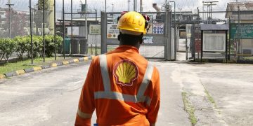 Nigeria blocks Shell’s bank accounts over oil pipeline dispute