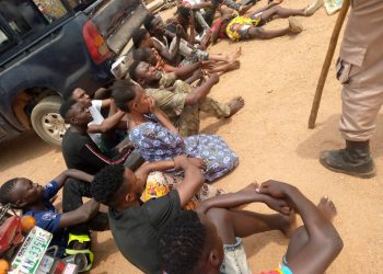 Osun Amotekun apprehends hoodlums, hands them over to security agencies