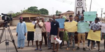 Protesting youths want Osun govt to approve appointment of traditional ruler