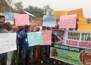 Protesters shut Lagos/Benin Road over extortion