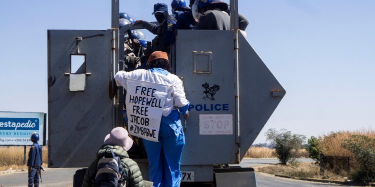 EU presses Zimbabwe to end rights abuses