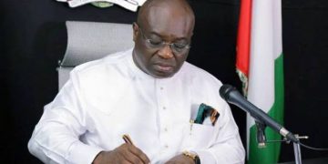 Gov Ikpeazu blasts Kalu for saying FG paid for infrastructure in Aba