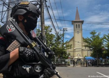 Indonesia: Several injured in church suicide bombing