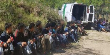 Feb. saw most people detained at Mexican border since 2006