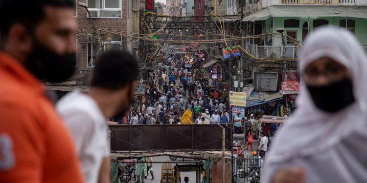 COVID-19 second wave in India worsens with 200,000 daily infections