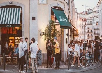 Small businesses opening in Lisbon as Covid infections fall