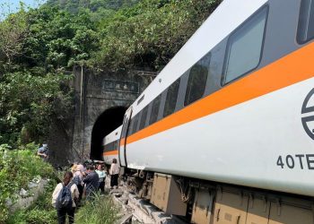 Derailed Taiwan train kills 36 people