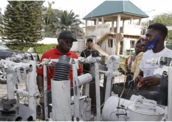 Gov Ikpeazu awards scholarship to Abia-born electricity transformer innovator