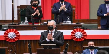 Lithuania president voices support for Ukraine at Warsaw summit