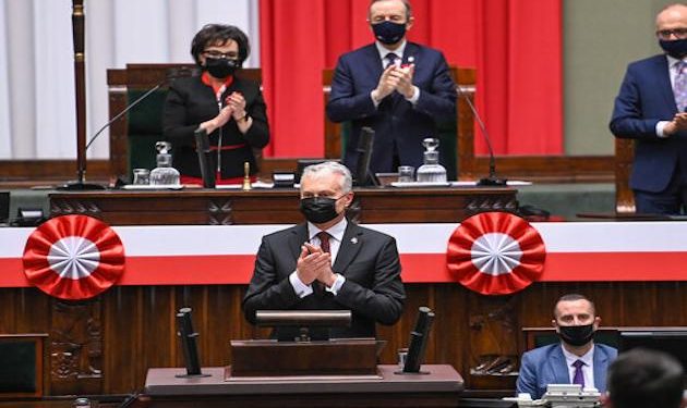 Lithuania president voices support for Ukraine at Warsaw summit