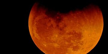 Eclipse causes ‘blood moon’ this week in U.S. skies