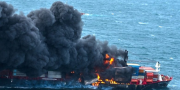 Sri Lanka: Burning ship likely to cause acid rain