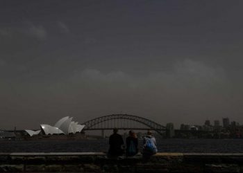 All of Sydney and surrounding areas ordered into lockdown from 6pm