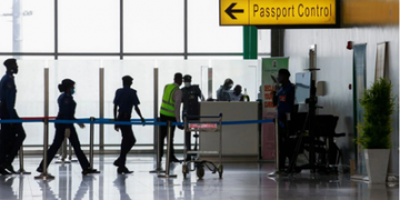 Nigeria restricts passengers from South Africa over virus spread