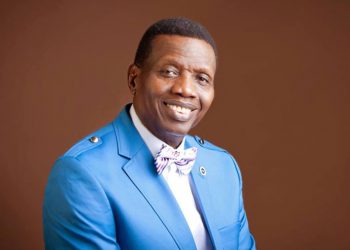 Pastor Adeboye tweets, insists RCCG will not comply with FG’s Twitter ban