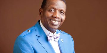 Pastor Adeboye tweets, insists RCCG will not comply with FG’s Twitter ban