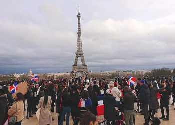 Thousands in France demonstrate against vaccinations, COVID passes