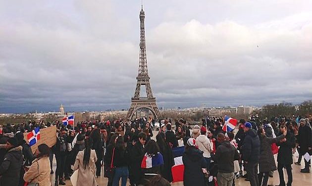 Thousands in France demonstrate against vaccinations, COVID passes