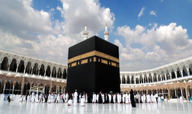 Immunized Muslims attend haj as Covid limits numbers for second year