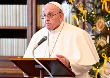 Get well soon – Buhari tells Pope Francis as he heads for surgery