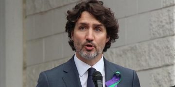 Canada’s Trudeau greeted by unruly protesters on campaign trail