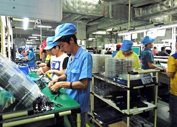 China reports slowest factory growth since February 2020