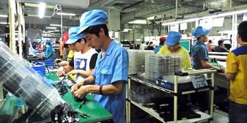 China reports slowest factory growth since February 2020