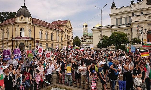 Protests in France to block use of Covid health pass