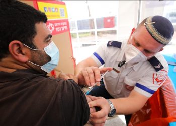 People 40 and over in Israel approved for 3rd COVID-19 doses