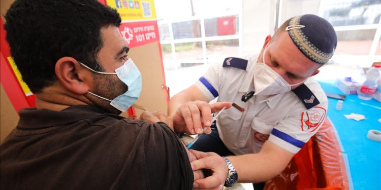 People 40 and over in Israel approved for 3rd COVID-19 doses