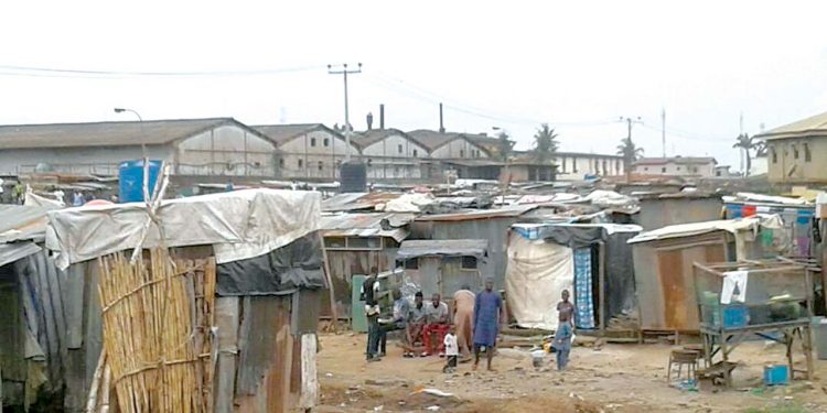 Lagos government demolishes shanties along Lekki-Epe expressway