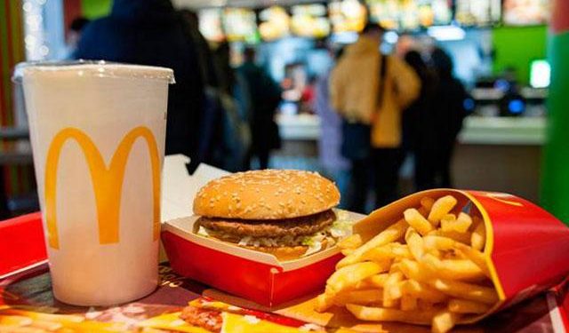 Woman sues McDonald’s for tempting her with burger advert