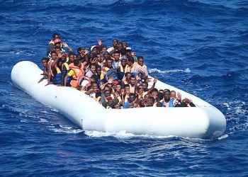 Europeans evacuate 394 migrants from boat on Mediterranean
