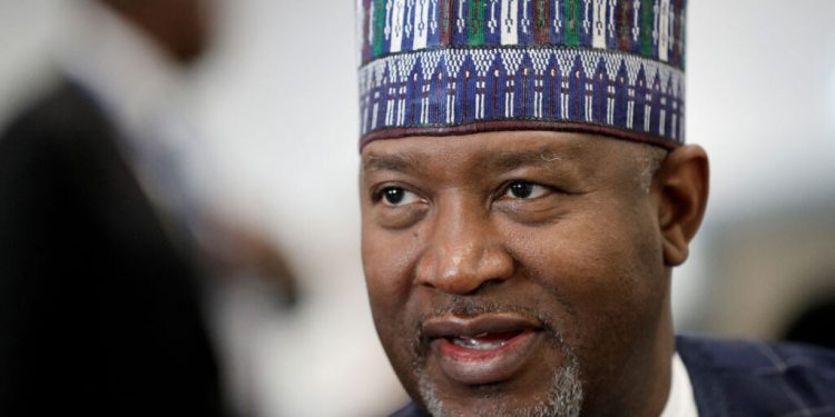 FG to concession four int’l airports, assures FAAN workers of no lay-offs