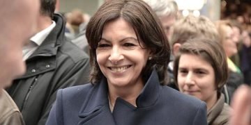 Paris mayor Anne Hidalgo announces candidacy for president