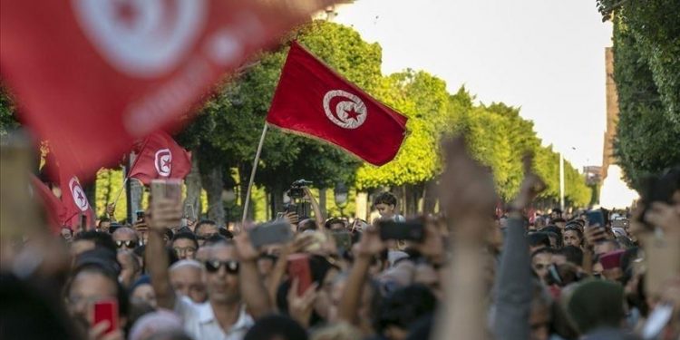 4 Tunisian parties say president lost legitimacy