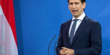 Austrian chancellor resigns for giving journalists brown envelopes